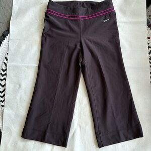 Nike Nike Pants Womens Medium XS Athletic Capri Straight